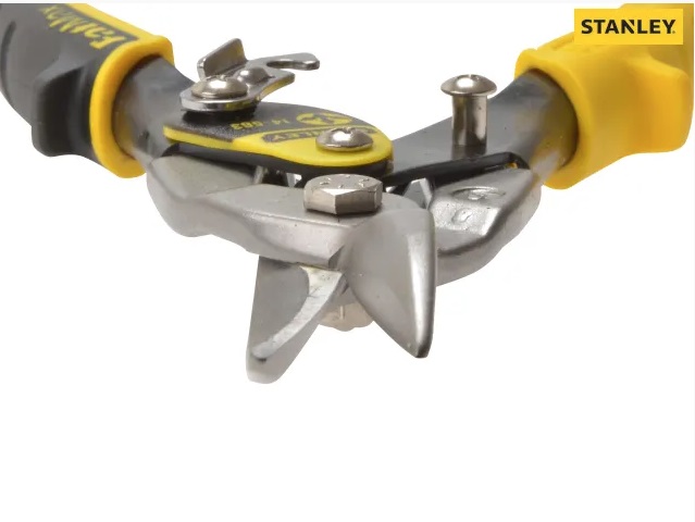 Stanley-yellow-aviation-straight-cut-snips-jaws-close-up